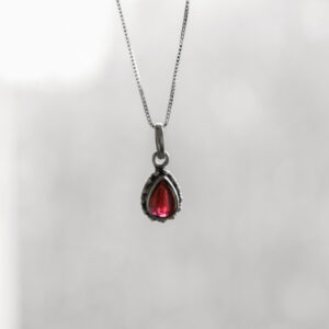 Pendentif goutte en grenat