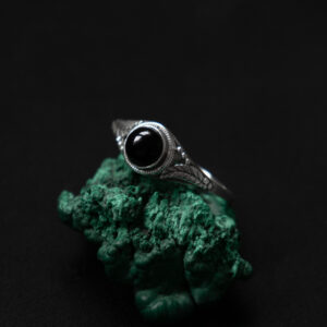 Bague en argent avec onyx rond