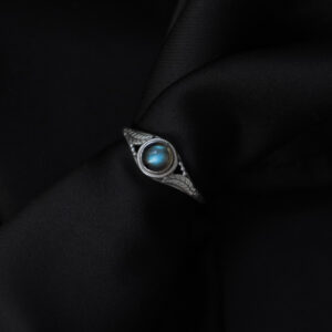 Bague en argent avec labradorite ronde