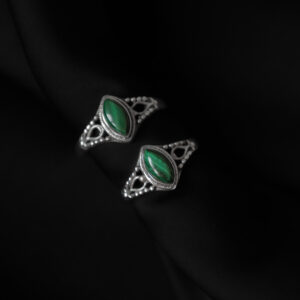 Bague en argent avec malachite, forme marquise